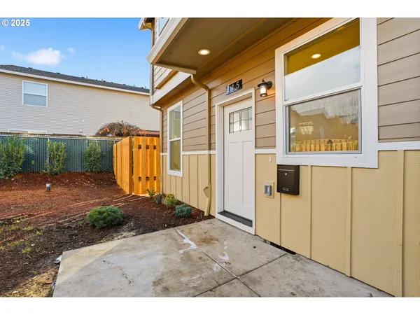 $389,900 | 115 East Jersey Street, Gladstone, OR 97027