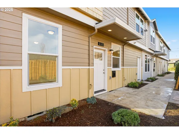 $389,900 | 115 East Jersey Street, Gladstone, OR 97027