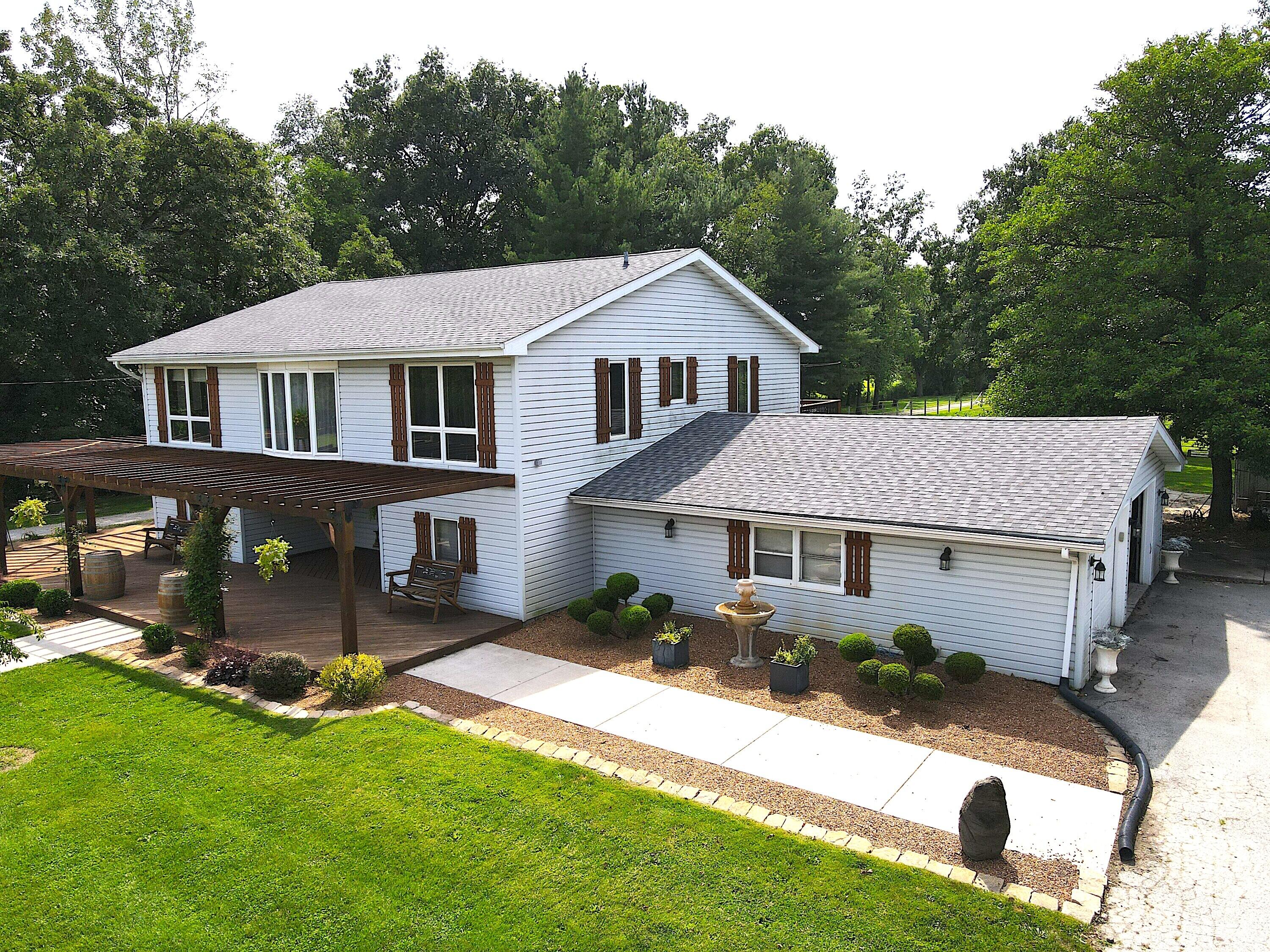 13226 South County Line Road Crown Point, IN 46307 - Photo 4 of 54 3000x2250