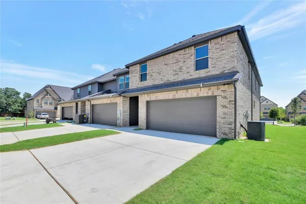 $3,000 | 5406 Winged Foot Drive, Arlington, TX 76017