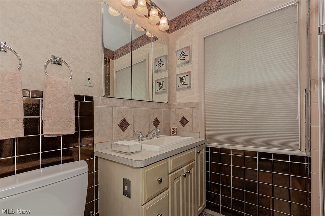 2415 Fenwick Road University Heights, OH 44118 - Photo 19 of 35 Full bath vanity on 2nd level.