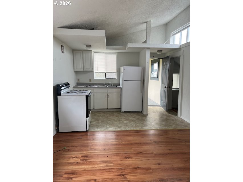 195 17th Street Southeast Bandon, OR 97411 - Photo 4 of 13 Unit #3