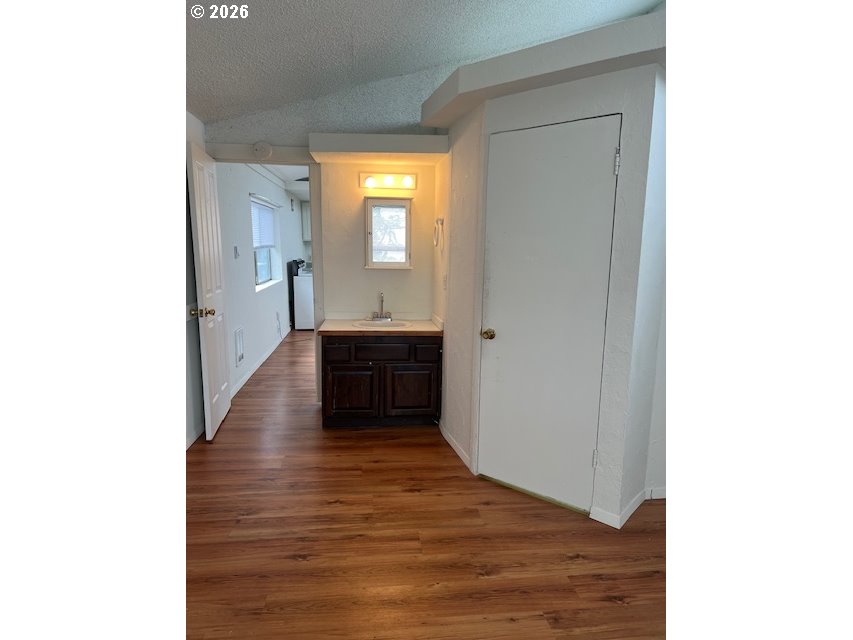 195 17th Street Southeast Bandon, OR 97411 - Photo 8 of 13