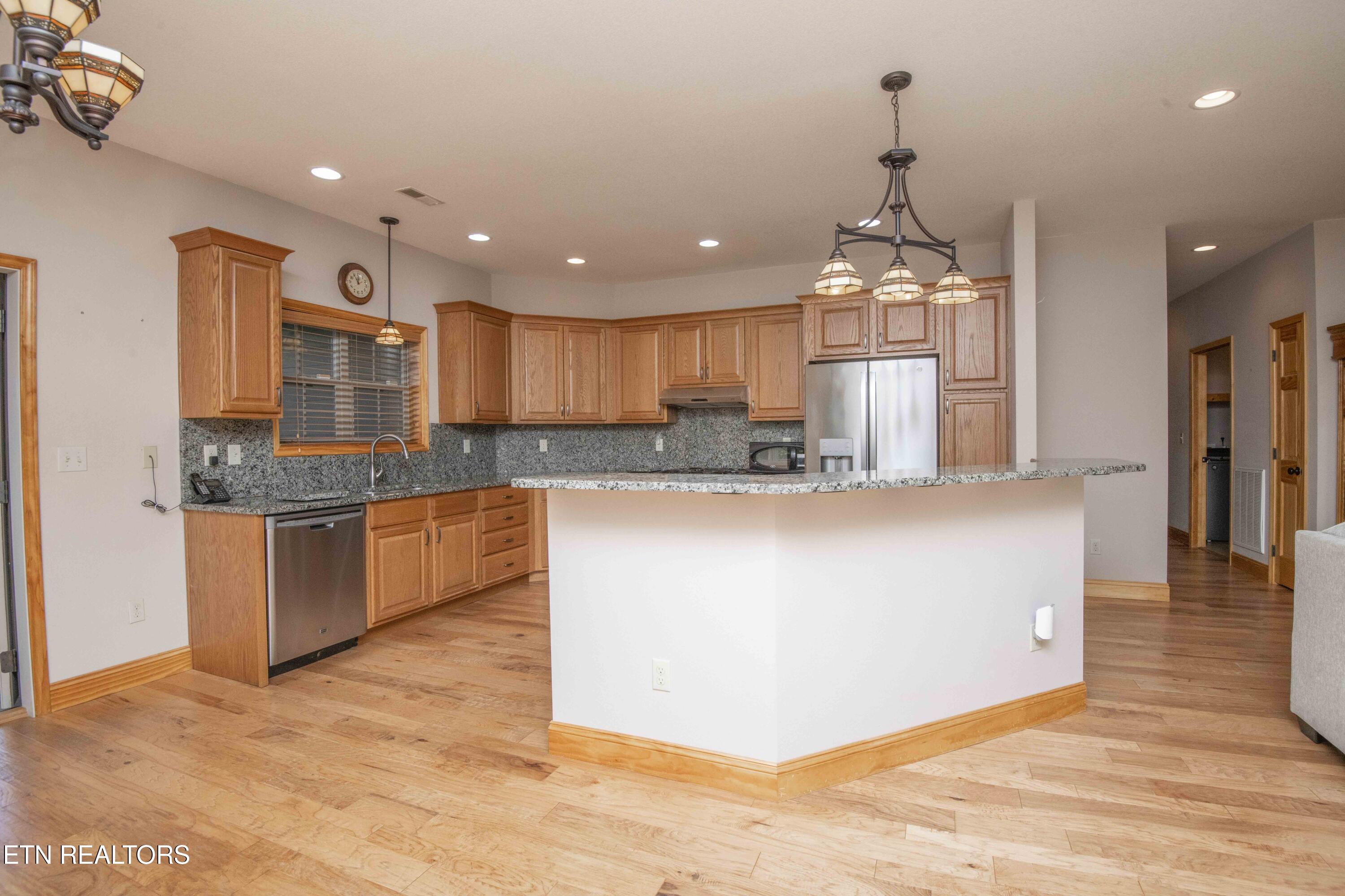 1033 Shell Mountain Road Sevierville, TN 37876 - Photo 38 of 60 kitchen_1