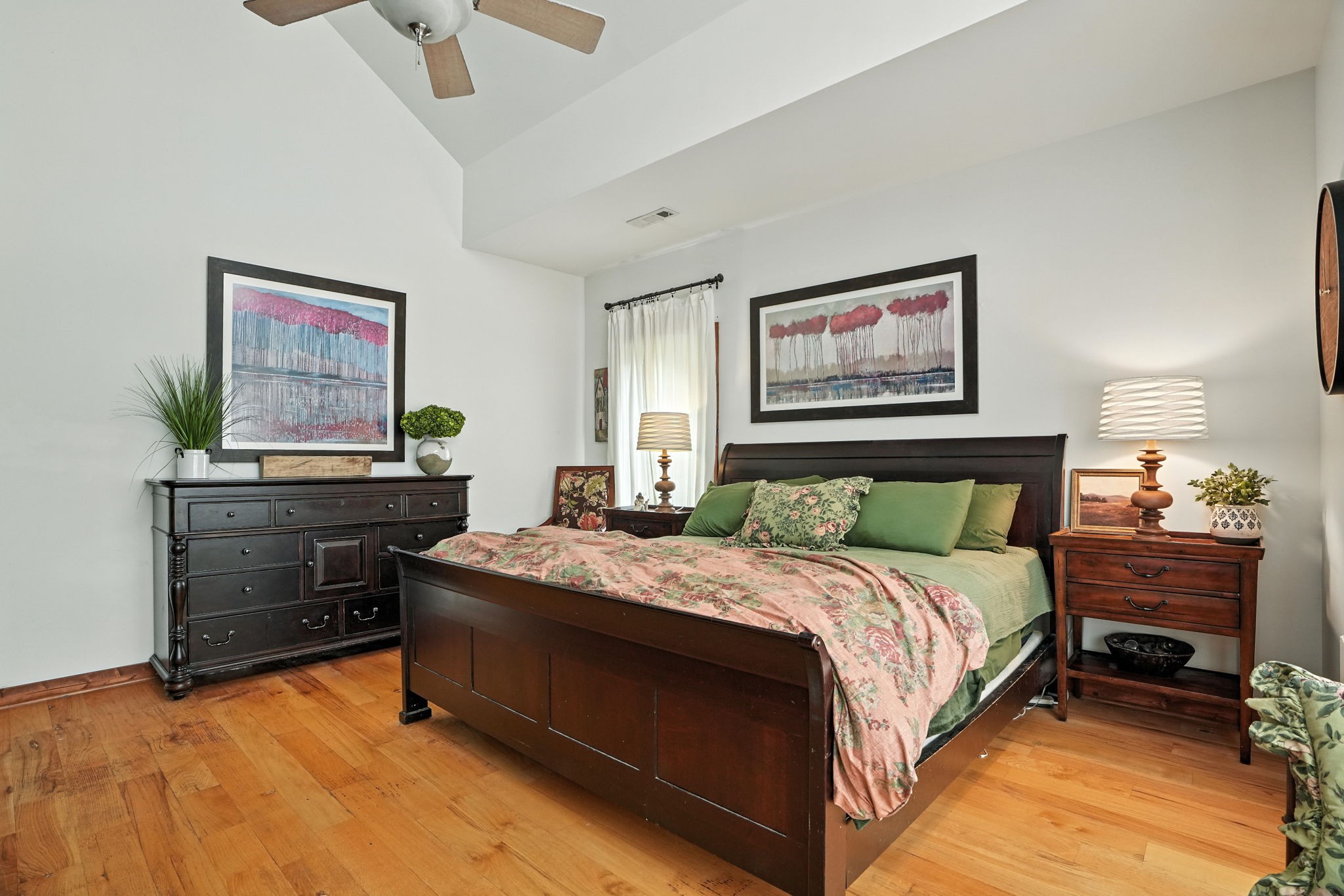 4445 Hurricane Ridge Road Smithville, TN 37166 - Photo 35 of 84 a bedroom with a bed and a desk