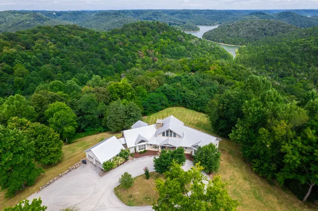 $905,000 | 4445 Hurricane Ridge Road, Smithville, TN 37166