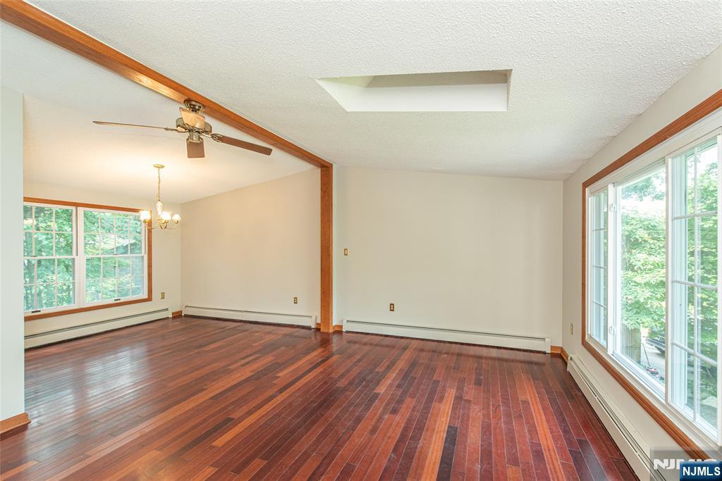 148 Papscoe Road West Milford, NJ 07421 - Photo 4 of 21