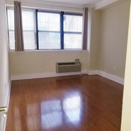 $2,000 | 111 Mulberry Street, Unit 1E, Newark, NJ 07102