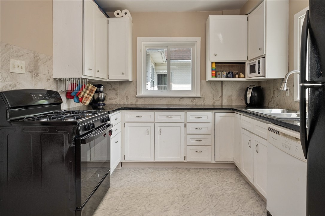 171 Harding Road Rochester, NY 14612 - Photo 10 of 23