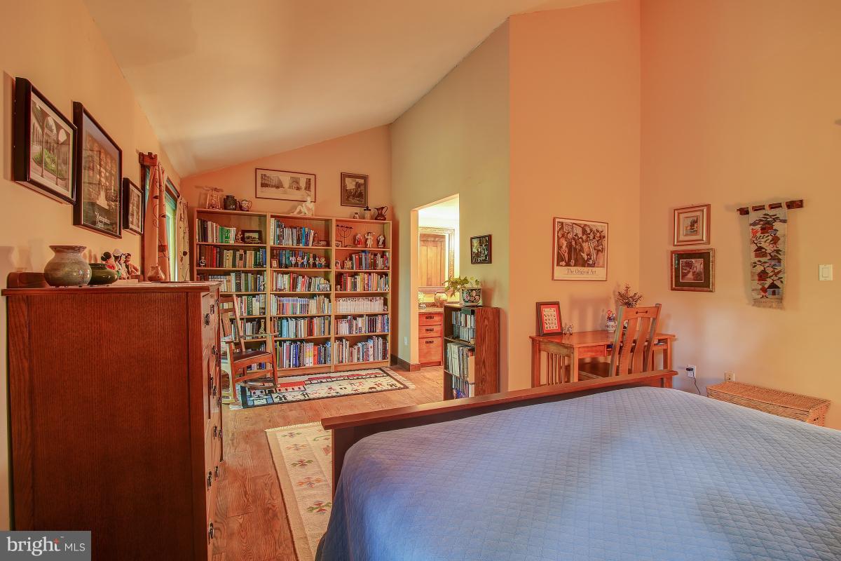 2170 Glencourse Lane Reston, VA 20191 - Photo 16 of 29 Expansive Owners Bedroom