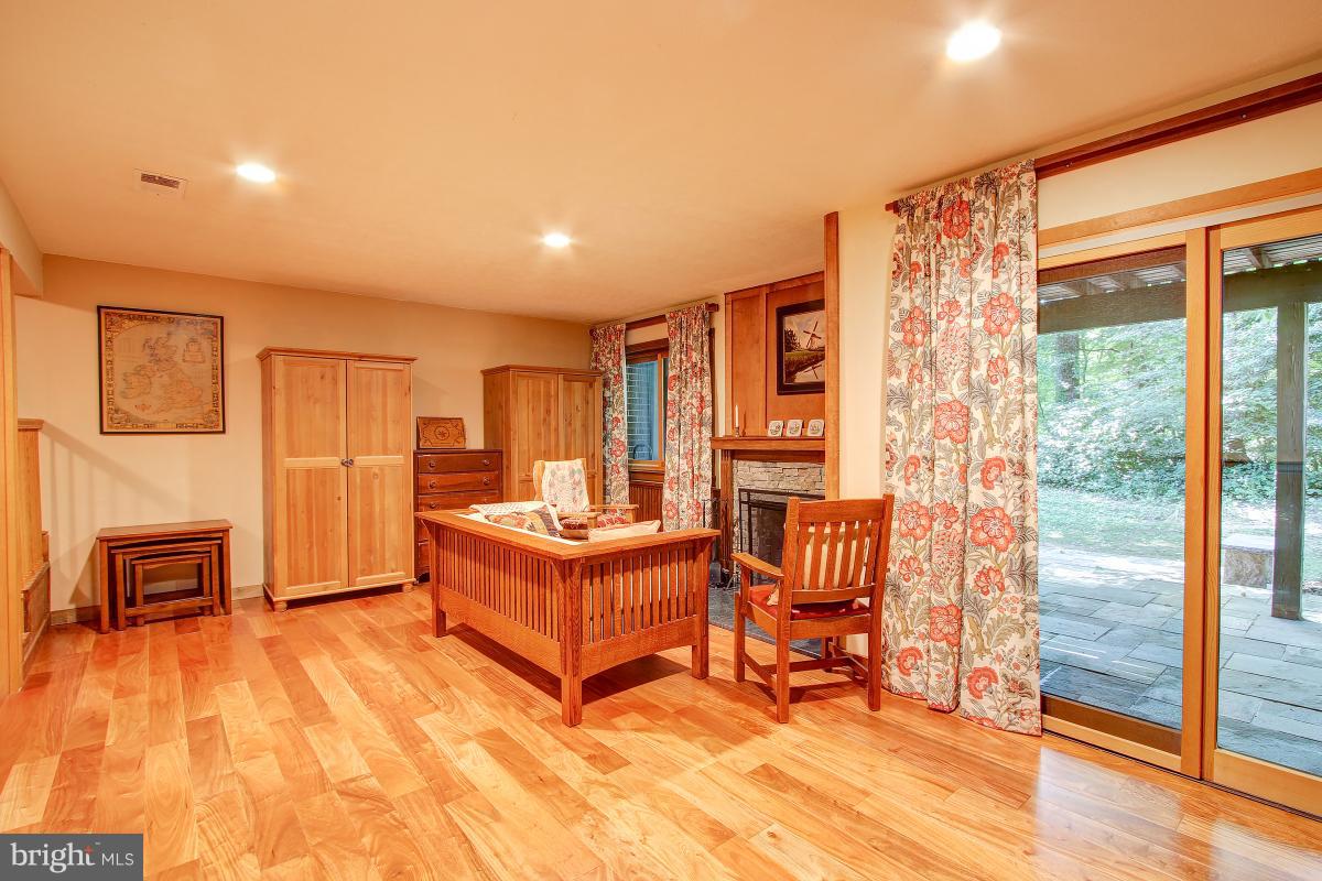 2170 Glencourse Lane Reston, VA 20191 - Photo 25 of 29 Recessed Lighting, wall-out to Patio