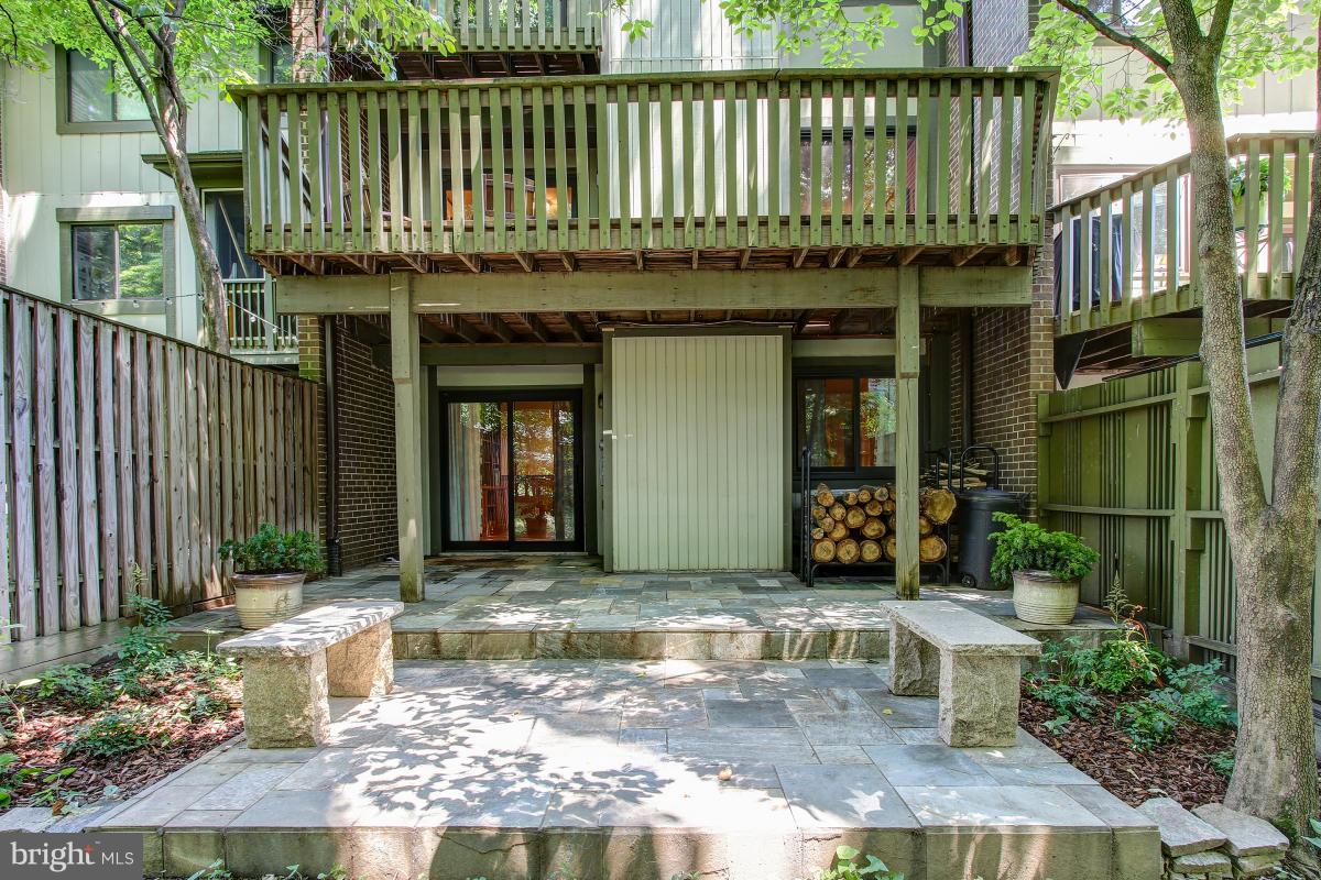 2170 Glencourse Lane Reston, VA 20191 - Photo 28 of 29 Multi-Level Flagstone Patio