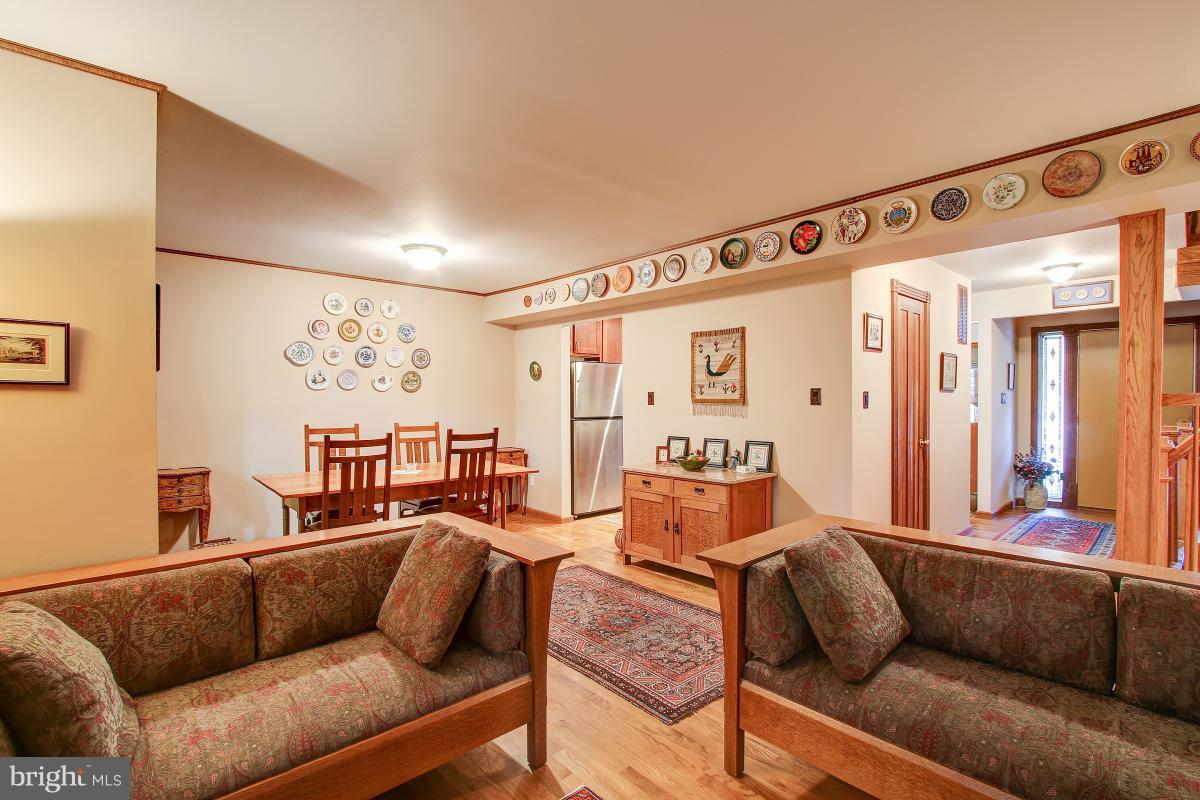 2170 Glencourse Lane Reston, VA 20191 - Photo 5 of 29 Wonderful open space on Main Level