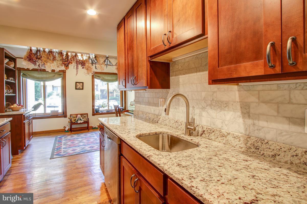 2170 Glencourse Lane Reston, VA 20191 - Photo 9 of 29 Gourmet Kitchen-Cherry Cabinets, recessed lights