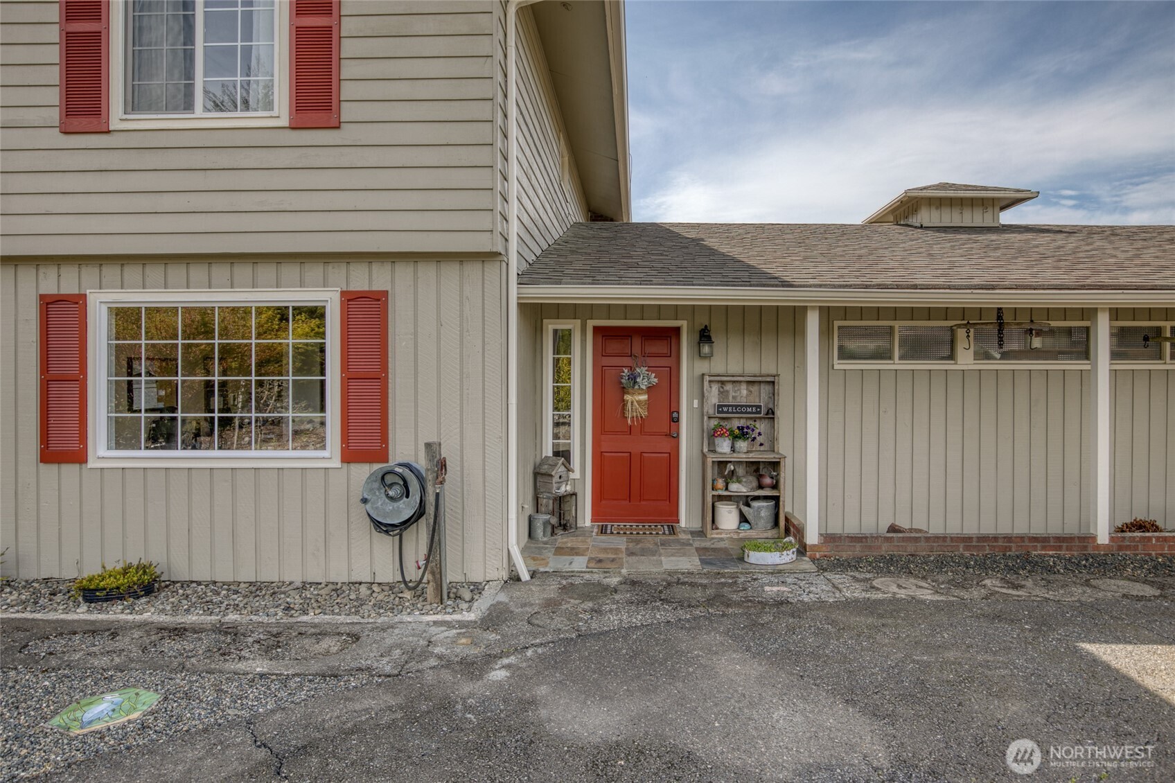91 Hogan Road Hoquiam, WA 98550 - Photo 3 of 40 Gallery Image 3