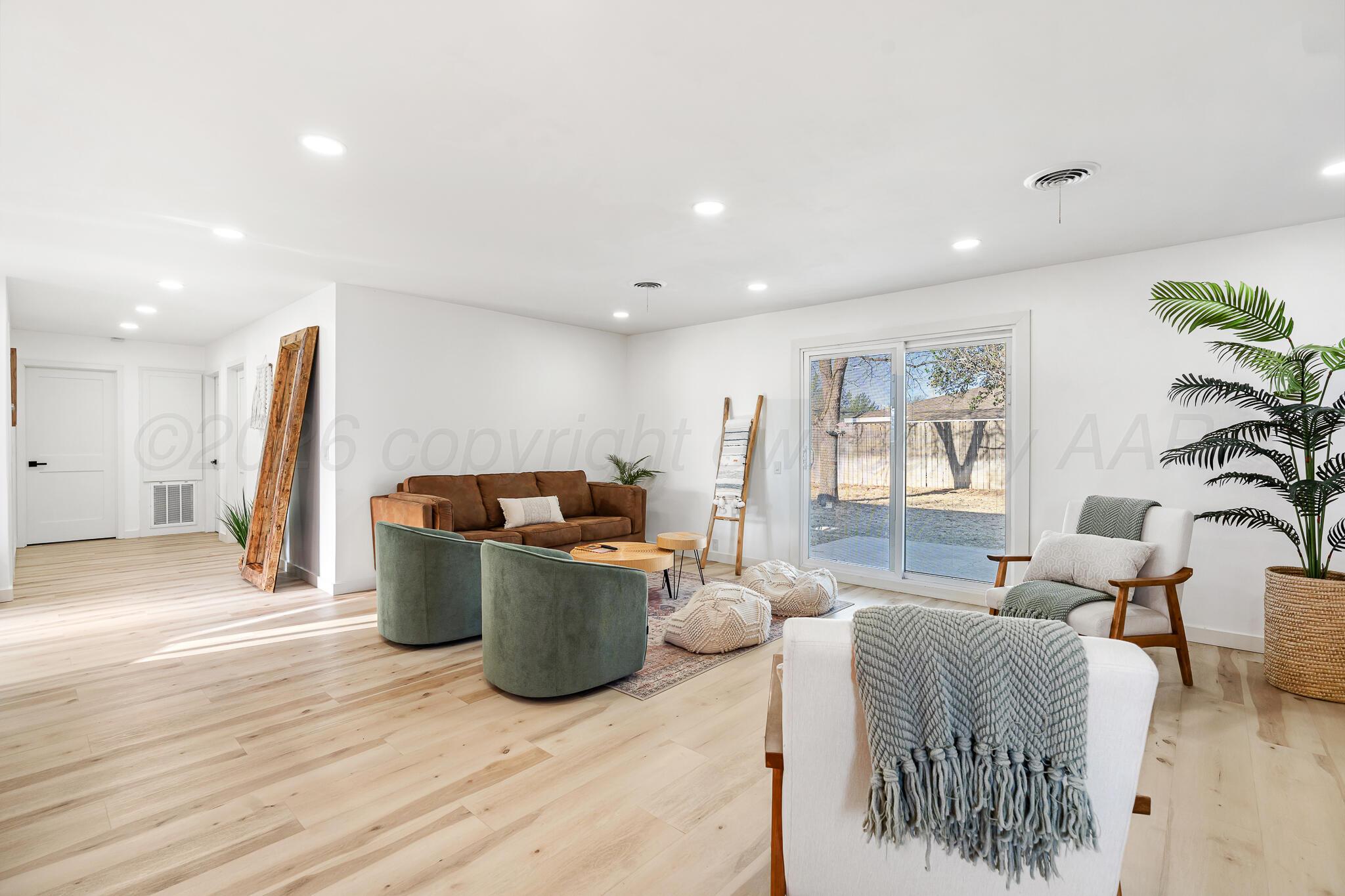 3320 Bedford Road Amarillo, TX 79106 - Photo 5 of 19 Living Area view 3