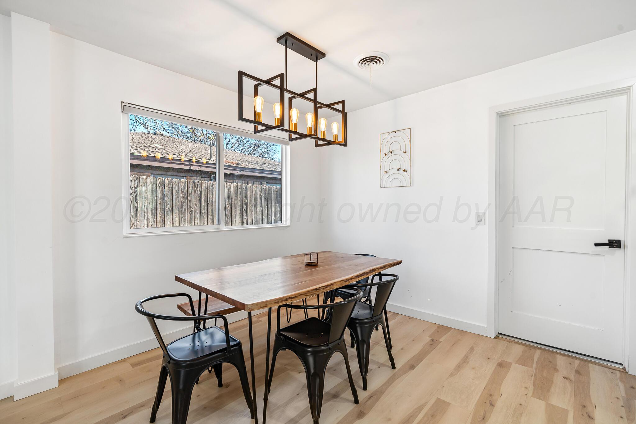3320 Bedford Road Amarillo, TX 79106 - Photo 6 of 19 Dining Area