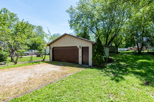 3123 23rd Street Zion, IL 60099 - Photo 5 of 28