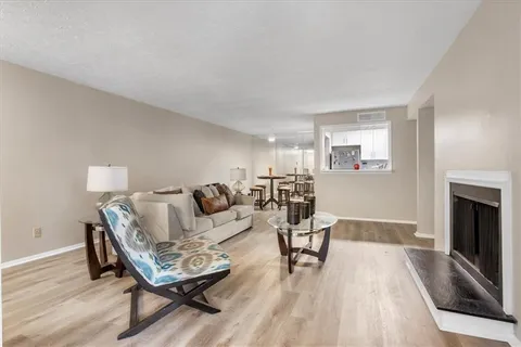 $189,999 | 214 Smokerise Circle Southeast, Marietta, GA 30067