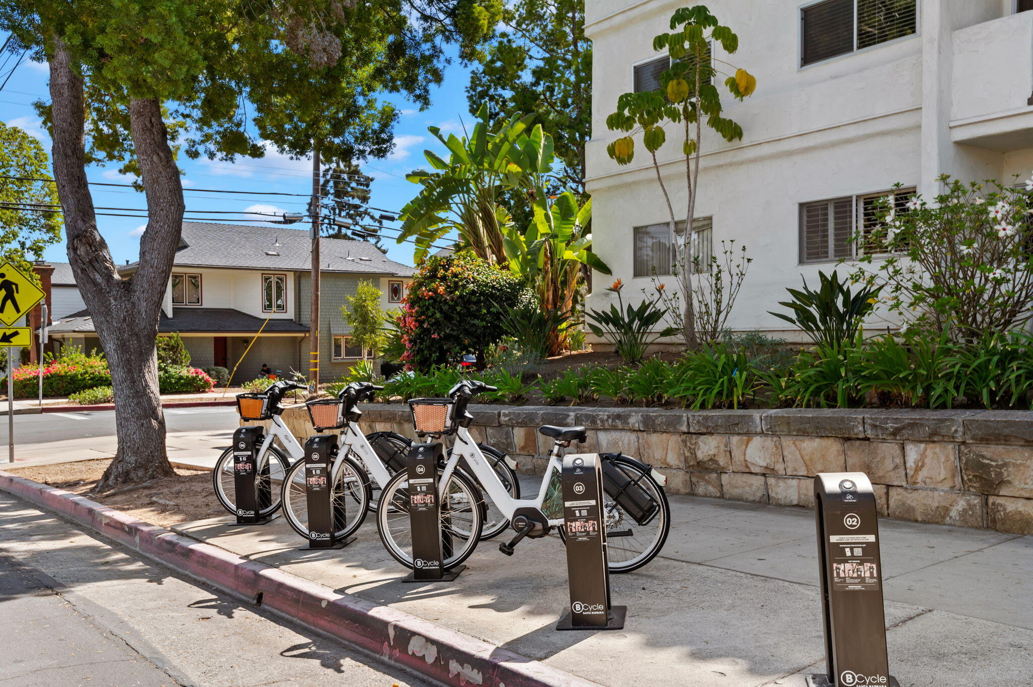 1701 Anacapa Street, Unit 9 Santa Barbara, CA 93101 - Photo 28 of 28 a couple of bicycles parked next to a building