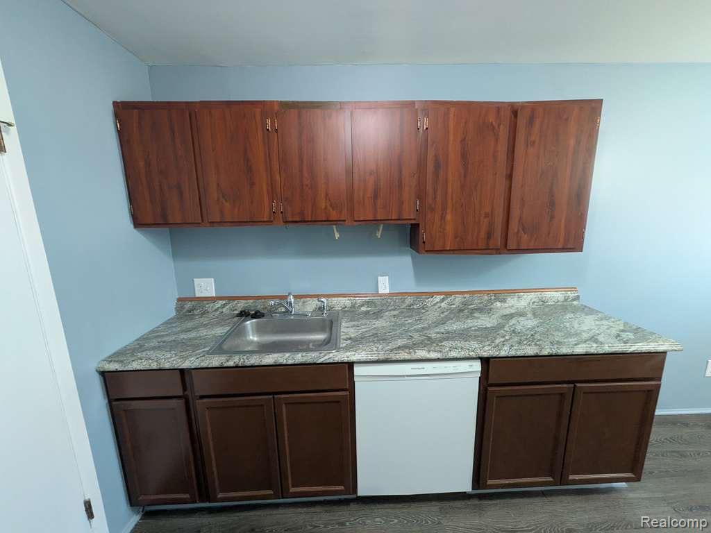 154 Ladd Road Walled Lake, MI 48390 - Photo 6 of 7