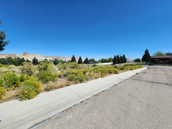 $95,000 | 110 Collier Circle, Green River, WY 82935