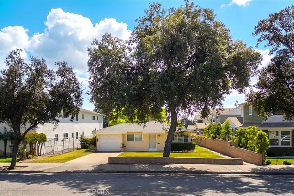 $1,350,000 | 526 East Olive Avenue, Unit A, Monrovia, CA 91016