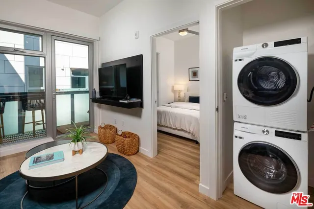 $3,499 | 3223 Wilshire Boulevard, Unit 214, Santa Monica, CA 90403