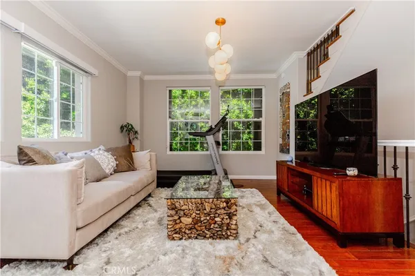 $1,189,000 | 10929 Landale Street, Unit 4, Toluca Lake, CA 91602