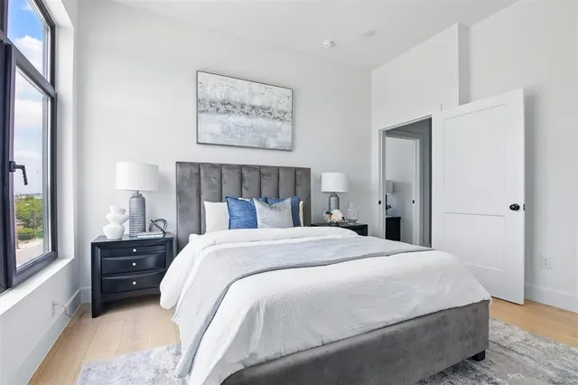 $2,750 | 430 East 8th Street, Unit 207, Dallas, TX 75203