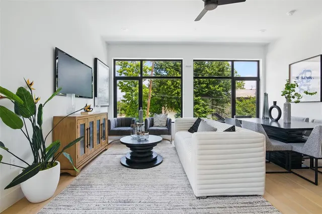 $2,750 | 430 East 8th Street, Unit 207, Dallas, TX 75203