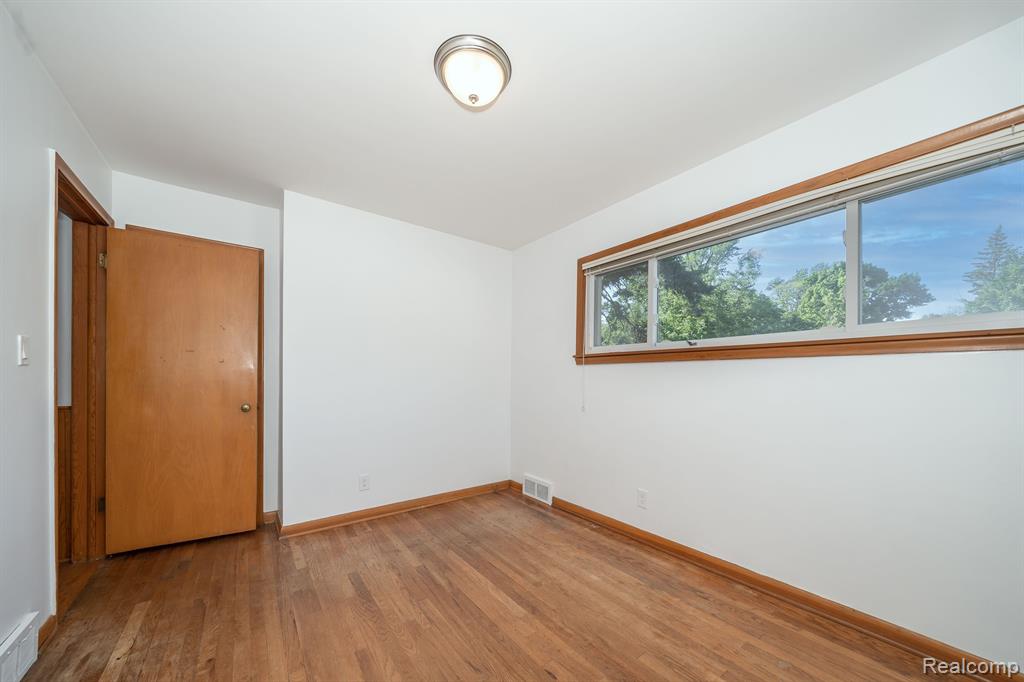 1292 East Maple Road Birmingham, MI 48009 - Photo 10 of 24