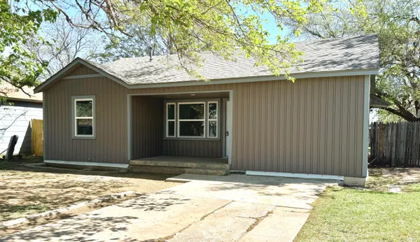 $1,150 | 2009 49th Street, Lubbock, TX 79412