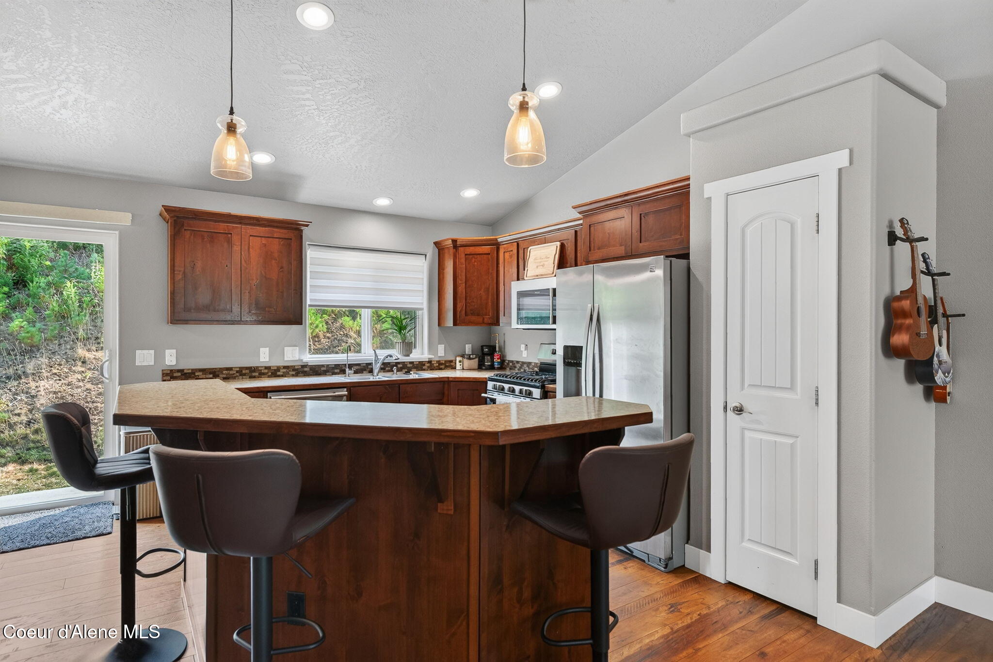 205 Old Farm Road Pinehurst, ID 83850 - Photo 15 of 91 Kitchen Island