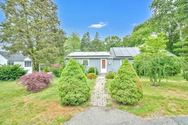 $749,999 | 13 Atwood Street, Kingston, MA 02364