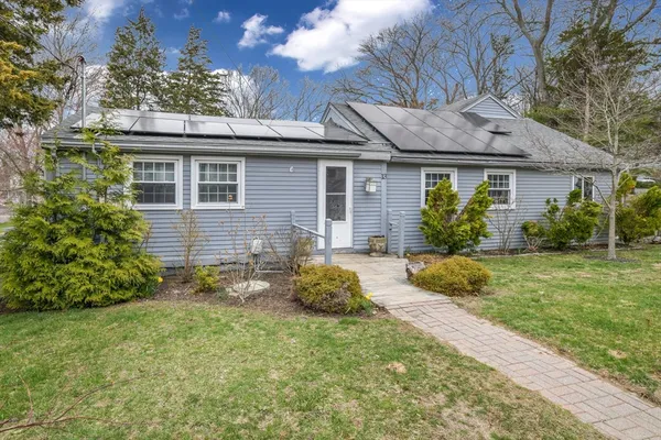 $749,999 | 13 Atwood Street, Kingston, MA 02364
