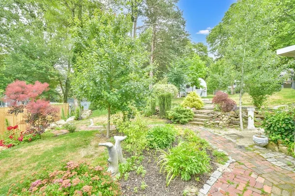 $749,999 | 13 Atwood Street, Kingston, MA 02364