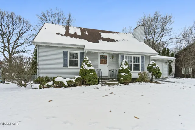 $339,900 | 8 Allyson Court, Colonie, NY 12205