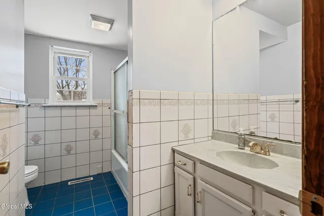 $339,900 | 8 Allyson Court, Colonie, NY 12205