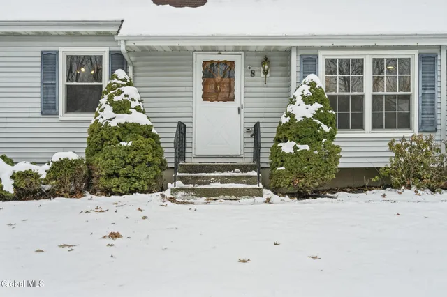 $339,900 | 8 Allyson Court, Colonie, NY 12205