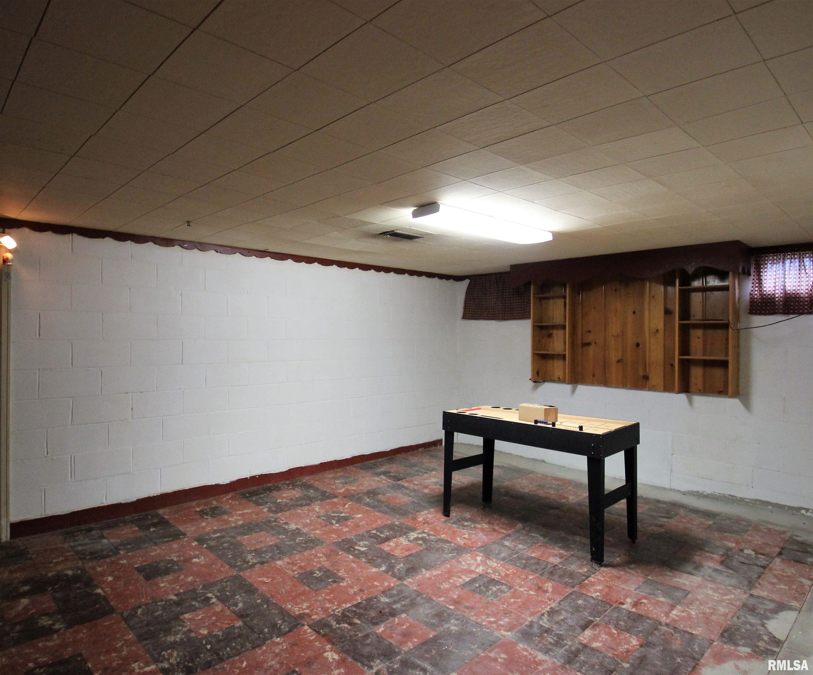 2103 28th Street Rock Island, IL 61201 - Photo 26 of 30