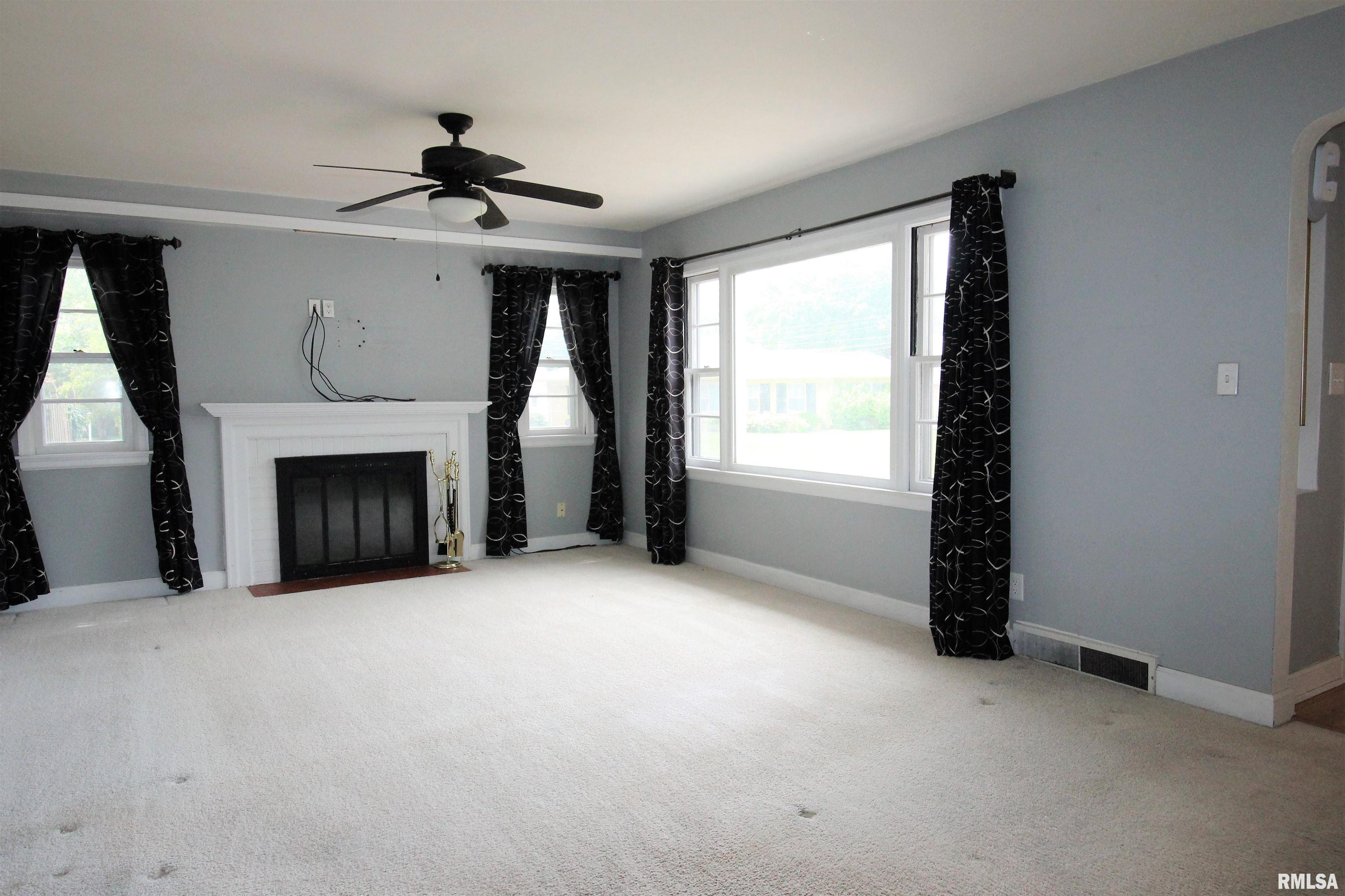 2103 28th Street Rock Island, IL 61201 - Photo 3 of 30