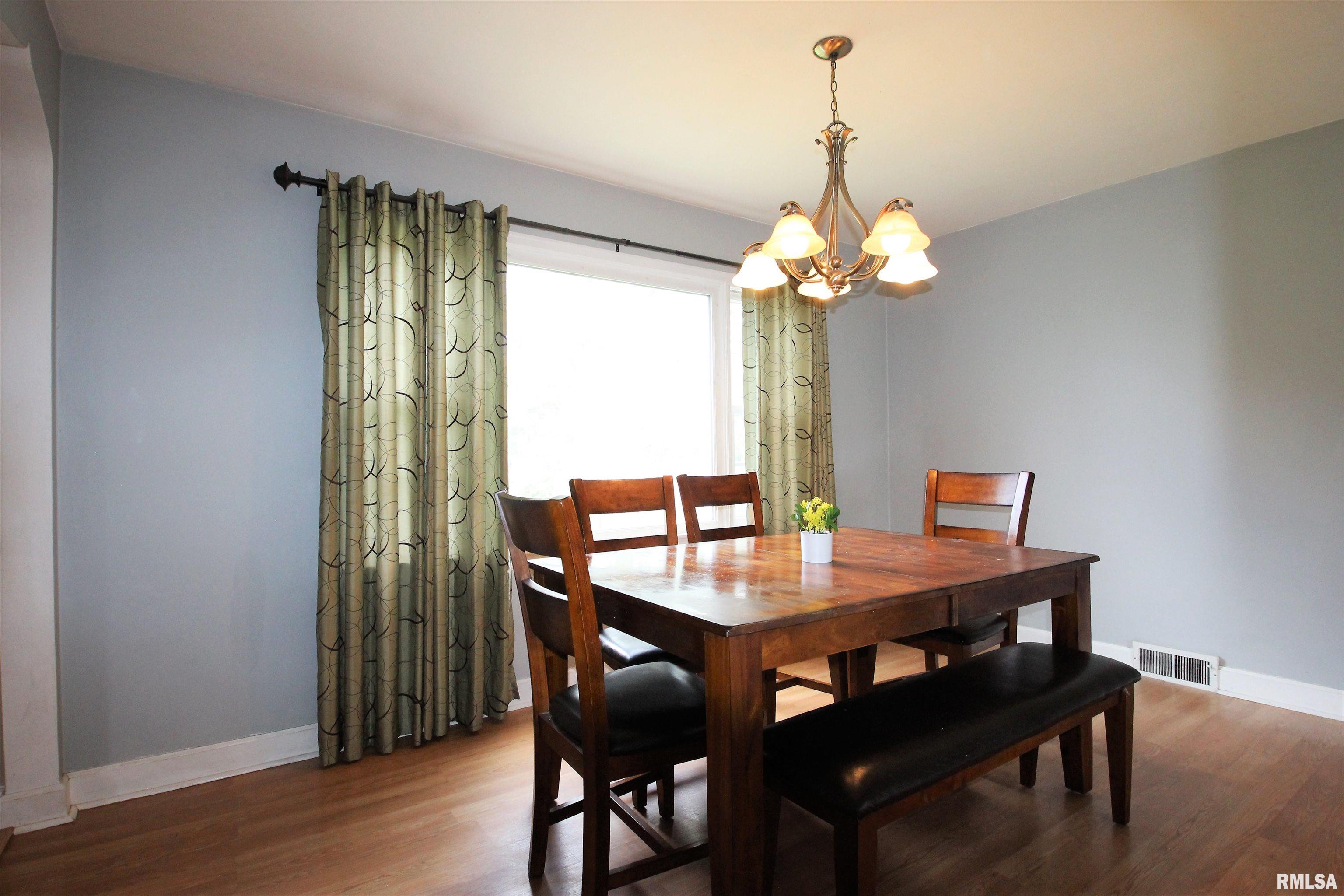 2103 28th Street Rock Island, IL 61201 - Photo 7 of 30