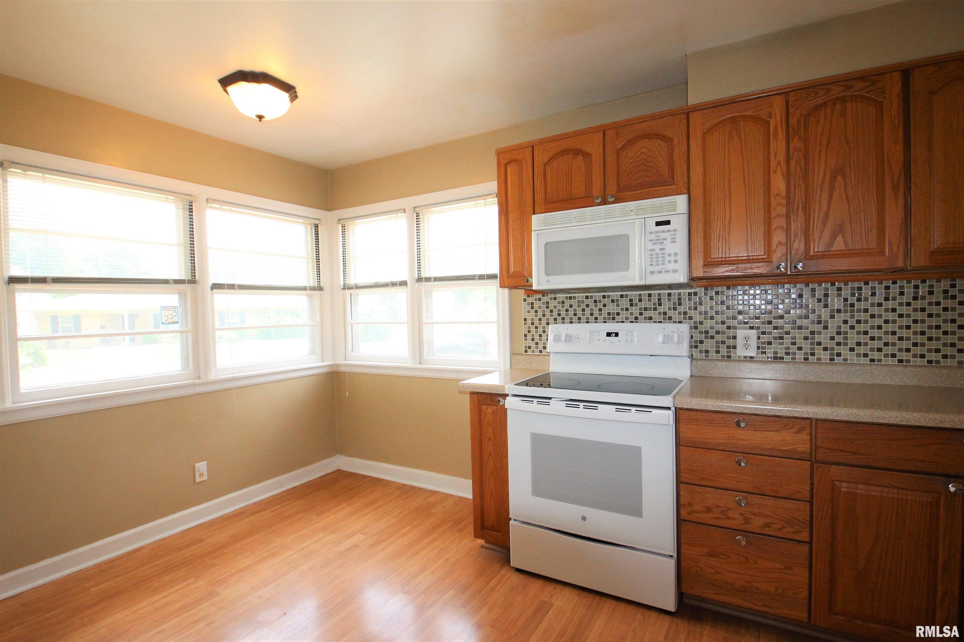 2103 28th Street Rock Island, IL 61201 - Photo 9 of 30