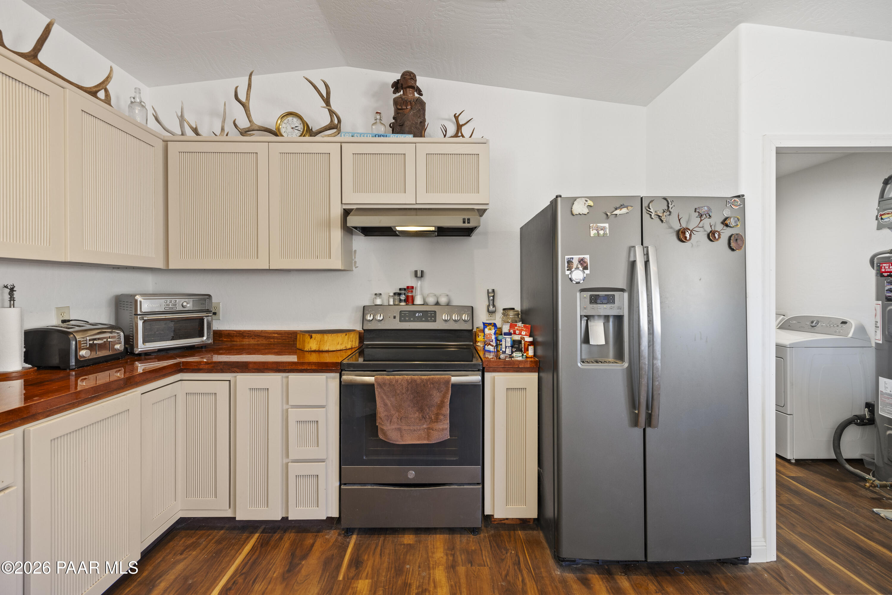 17200 South Dripping Springs Road Mayer, AZ 86333 - Photo 13 of 48 Kitchen