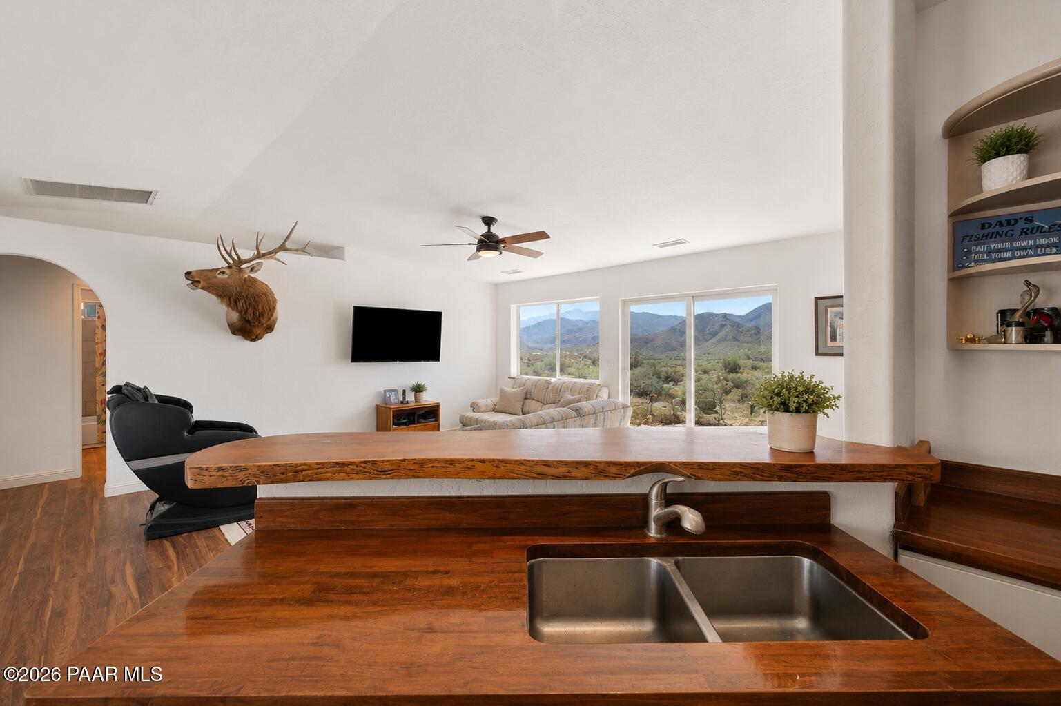 17200 South Dripping Springs Road Mayer, AZ 86333 - Photo 15 of 48 Kitchen Bar