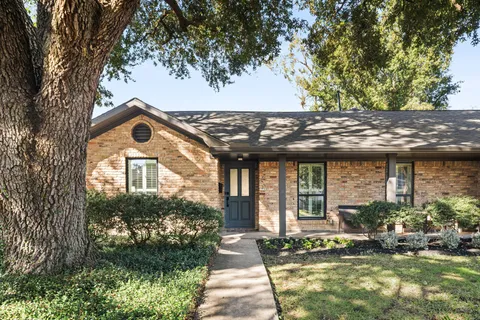 $599,000 | 5826 Dumfries Drive, Houston, TX 77096