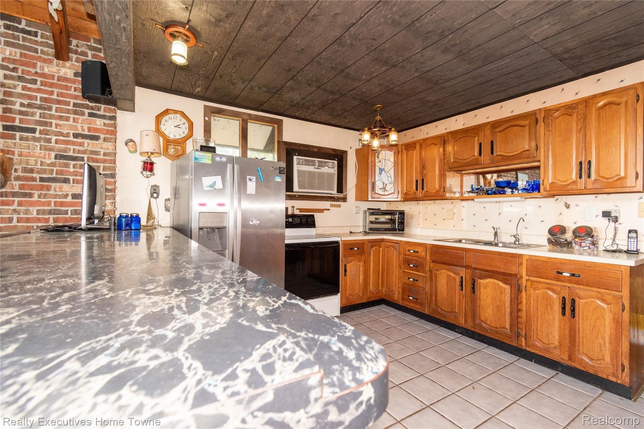 8281 Lakeshore Road Lexington, MI 48450 - Photo 12 of 29 Kitchen