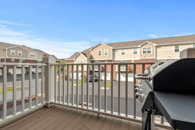 $369,900 | 10652 153rd Place, Orland Park, IL 60462