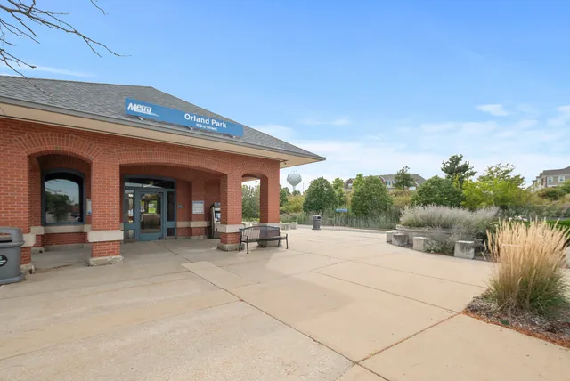 $369,900 | 10652 153rd Place, Orland Park, IL 60462